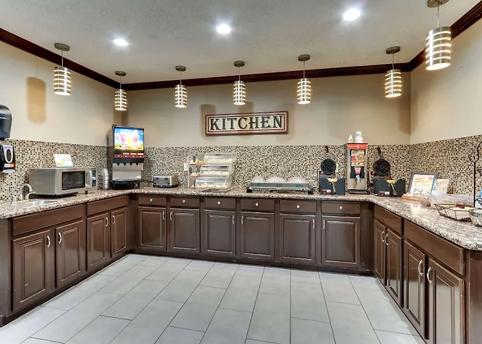 Best Western Plus University Inn & Suites
